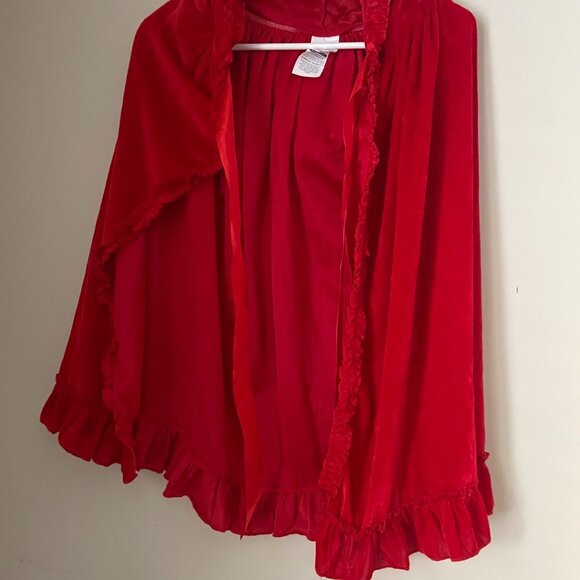 Red Riding Hood Velvet Cape - Picture 2 of 5